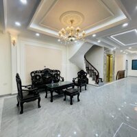 Bán Nhà Mới Đường Cầu Giấy 58M2 X 7 Tầng Thang Máy, Gara Ô Tô 7 Chỗ, Cách Phố 1 Nhà, Chỉ 15,9 Tỷ