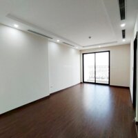 Bán Gấp Sàn Thương Mại 1250M2 Mặt Đường Tố Hữu - Lê Văn Lương. Giá Chỉ 2X/M2. Liên Hệ: 0978826939