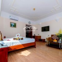 Bán Khách Sạn 3 Sao Diện Tích Khủng 450M2, 80 Phòng Giá Rẻ Nhất Tại Tp.nha Trang
