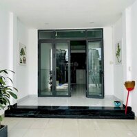 Chỉ 4Tỷ Xíu, Có Nhà 1T 1Lầu, 100M2, Sân Đậu Ô Tô Luôn, Khu Dân Trí, An Ninh, Đường 11 Linh Xuân.