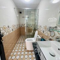 Bán Nhà Riêng Chính Chủ Phường Vĩnh Phúc 40M2 Mặt Ngõ Thông Kinh Doanh 5.85 Tỷ Hàng Xóm Biệt Thự