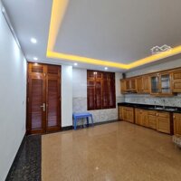 Cho Thuê Cả Nhà Tổng 175M2/Sàn - Tổng 3 Sàn