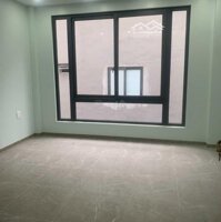 Cho Thuê Nhà Riêng Ngõ 235 Phạm Văn Đồng Ô Tô Cách 15M2. Diện Tích: 50M2X 4,5 Tầng Được 6 Phòng Ngủ