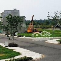 Cần Bán Gấp Nền Đất 85M2 Đối Diện Sân Golf Long An Giáp Ranh Củ Chi 850 Triệu Shr