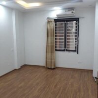 Cho Thuê Nhà Lạc Long Quân- Xuân La- Vệ Hồ: 12 Tr, 40M2, 3 Ngủ, Ngõ Thông, Kinh Doanh