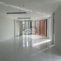 Văn Phòng Mới Xây 200M2 Chỉ 10 Triệuiệu, Hoàn Thiện, Cửa Sổ, Điều Hòa