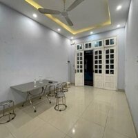 Cho Thuê Nhà Đầm Trấu- Bạch Đằng: 50M2, 4,5 Tầng. Giá 20 Triệu. Oto Đậu Đỗ- Văn Phòng Kd