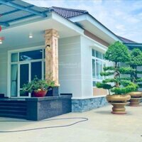 Bán Biệt Thự Sân Vườn View Sông Nhánh Đồng Nai.
Diện Tích: 2166M2 (20M X 56M) Nở Hậu 48M