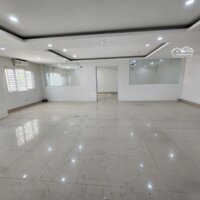 Chính Chủ Cho Thuê Văn Phòng Diện Tích 150 - 200 - 250M2 Tại Đường Giảng Võ. Lhcc 0372354679