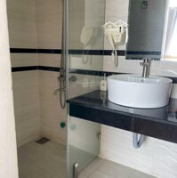 Bán Khách Sạn Bán Tại Nha Trang , Khánh Hoà Giảm Giá Sốc Từ 110 Tỷ Nay Còn 90 Tỷ Đồng .