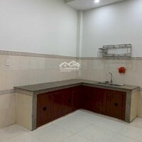 Cho Thuê Nhà 2 Tầng 80M2 Có Sân Đậu Oto Gần Chợ Lã Xuân Oai, 8 Triệu/Th