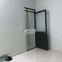 Giảm Giá Nhà Lầu Và 8 Phòng Trọ