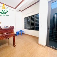 Bán Nhà 3 Tầng Mới Đẹp Và Hiện Đại: 0945772468