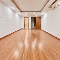 Nhỉnh 4 Tỷ, Phân Lô Kim Mã Thượng, 5 Tầng, 34M2, Cách Oto Dừng Đỗ Chỉ 10M