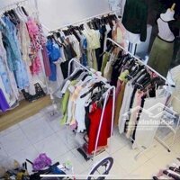 Cần Sang Mặt Bằng Shop Quần Áo Để Về Quê