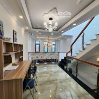 Nhà Linh Tây Thủ Đức.giá Nhỉnh Hơn 6Tỷ. Diện Tích: 60M2, Chủ Bao Hoàn Công Liên Hệ : 0909170304