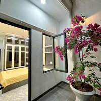 Nhà Đẹp Hoà Minh Xây Mới 100% Có Gara Đậu Oto