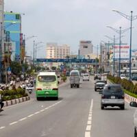 Bán đất tặng nhà, mặt tiền Trường Chinh, kế cầu Tham Lương