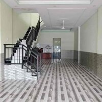 Nhà Tân Hiệp Tân Uyên 100M2 Sân Xe Hơi 2P Ngủ Sạch Sẽ Giá Chỉ 4, 5 Triệu