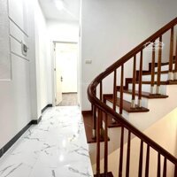 Nhỉnh 5 Tỷ, 42M2 5 Tầng, Một Nhà Ra Phố, Hộ Khẩu Cầu Giấy