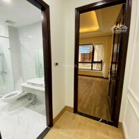 Bán Nhà Hoàng Quốc Việt - Cầu Giấy, Phân Lô Ô Tô Tránh, 50M2, 5 Tầng Thang Máy,Mặt Tiền5M, Giá Bán 12,5 Tỷ