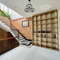 Bán Nhà Riêng Siêu Đẹp View Quảng Trường Thành Phố Peiku, Gia Lai