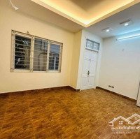 Bán Nhà Tôn Thất Tùng Đống Đa 40M2, 5 Tầng, 4.2 Tỷ, 2 Thoáng 5 Ngủ Ở Luôn.