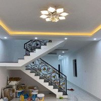 Nhà Đẹp Mặt Tiền Đường Phương Thành Có Sân Đậu Xe Và Sân Vườn