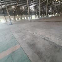 Cần bán kho xưởng tại KCN Ngọc Hồi. Diện tích đất 2500m2, Mt 30m chỉ 29 tỷ. lh Mrs Thúy 0365904086