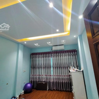 Cho Thuê Nhà Mặt Phố Nghĩa Tân 60M2X5T Thông Sàn