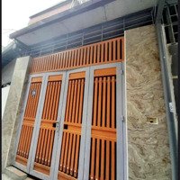 Lâu Đài Nhỏ Gọn Thiết Sang Trọng Nằm Giao Nhau Giữa Các Phố Lớn