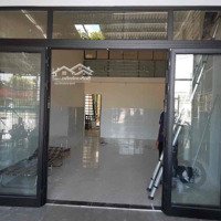 Nhà Mặt Tiền Rộng 100M2, Thích Hợp Kính Doanh, Đường Nguyễn Hoàng