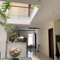 Bán Căn Biệt Thự Biển Sân Vườn 3 Tầng View Biển Đà Nẵng Ngay Trung Tâm Mà Giá Chỉ 49 Triệu/M2