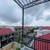 NHÀ ĐẸP KHU C PHÚ MỸ THƯỢNG VIEW SÂN BÓNG Gía 3,x tỷ