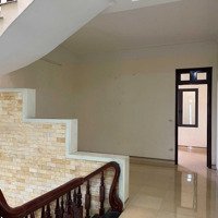 Cần Cho Thuê Lâu Dài Nhà 4 Tầng Diện Tích 88M2/Tầng, Lưu Không 70M2, Mặt Đường Hồ Chí Minh,