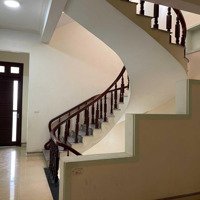 Cần Cho Thuê Lâu Dài Nhà 4 Tầng Diện Tích 88M2/Tầng, Lưu Không 70M2, Mặt Đường Hồ Chí Minh,