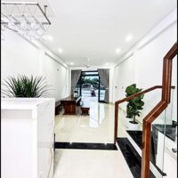Cho thuê mặt tiền 3 tầng Đồng Khởi,150m2 giá 14TR/TH
