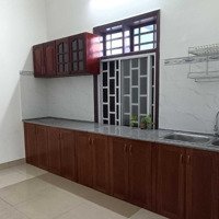 Cho Thuê Nhà 4 Ngủ 180 M2 Và Sân Vườn