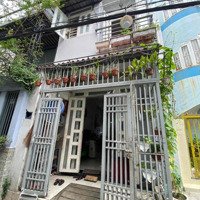 Nhà Đẹp Ở Ngay Chợ Thủ Đức