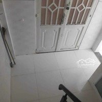 Cho Thuê Nhà Nguyên Căn 22M2, 2 Phòng Ngủ Đường Đoàn Văn Bơ, Q.4