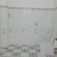 Bán Nhà Mới Gần Chợ Đức Hòa, Long An. Diện Tích: 130M2 (1T + 1L + 4 Phòng Ngủ+ 2Wc) Giá Bán 2.3Tỷ. Liên Hệ: 0913369721