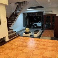 Bán Nhà Phố Giảng Võ 70M2 5,8M Mặt Tiền Đường 2 Ô Tô 25 Tỷ Spa, Kinh Doanh Rất Tốt