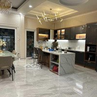 Bán Villa Tuyệt Đẹp Võ Thị Sáu Quận 1 Đẳng Cấp Sang Trọng