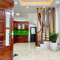 Nhà Mới Việt Hưng 42M2 5 Tầng Có Sân Riêng Cổng Riêng 3.1 Tỷ Bao Sổ