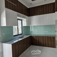 Bán Nhà 1 Trệt 1 Lầu 1 Sân Thượng 4 Phòng Ngủ- Trong Khu Hoàng Hảo - Tp Vĩnh Long