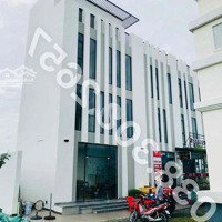 Cho Thuê Văn Phòng Vị Trí Đẹp 110M2 Sang Trọng Tại Cổng E.city Tân Đức