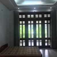 Cho Thuê Biệt Thự Sân Vườn 4 Tầng, 300M2, Đầy Đủ Nội Thất, Cách Hà Nội 1H Đi Xe