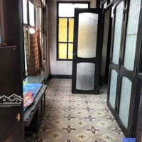 Cho Thuê Phòng Trọ ~30M2 Tầng 3 Mặt Đường Trần Cung