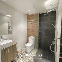 Trống Sẵn Căn Hộ 1 Phòng Ngủ Cao Cấp Bao Trọn View Sông Trung Tâm Quận 3, Cửa Vòm Hiện Đại, Bao Phí