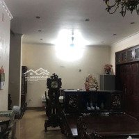 Cho Thuê Nhà Hoàng Quốc Việt 120M2 4 Tầng Lô Góc Có Gara Oto Full Đồ